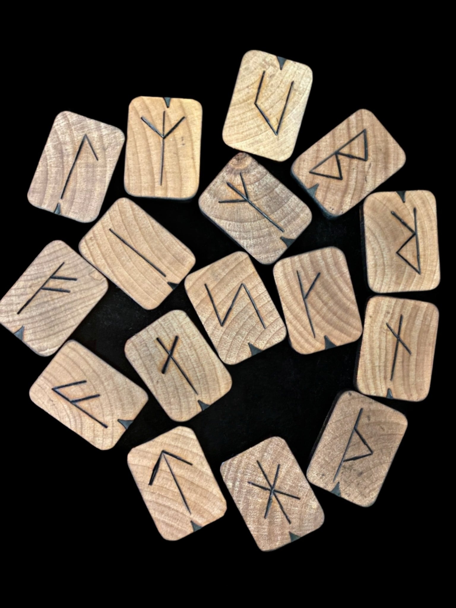 Younger Futhark Runeset - Hrafnagaldur Óðins Vefbúð | Odin's Raven ...